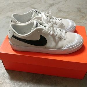 Nike SB Blazer Low-XT.